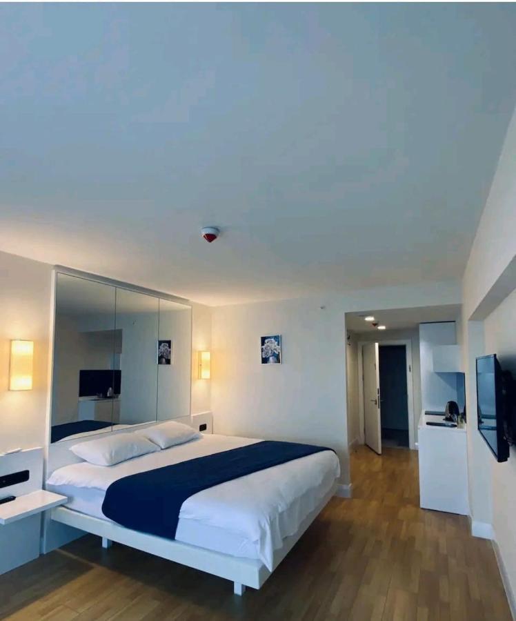 Orbi City Apartment Батуми Экстерьер фото